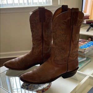 Tony Lama | western boots | almond toe